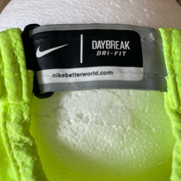 Nike Dri Fit Running hat - Excellent condition - Picture 6 of 7